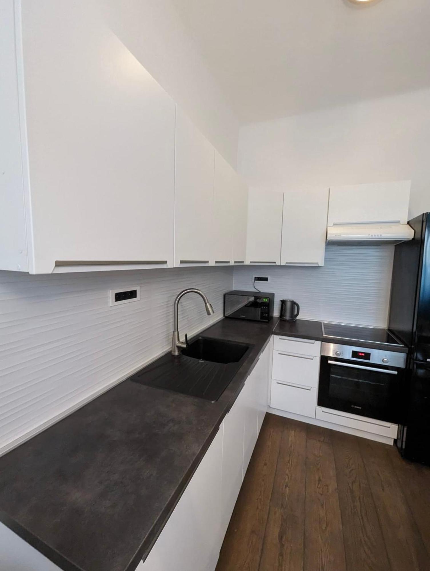 Fantabulous Downtown Abode W King Bed, 65" Tv, Washer And Tumble Dryer Ζάγκρεμπ Εξωτερικό φωτογραφία
